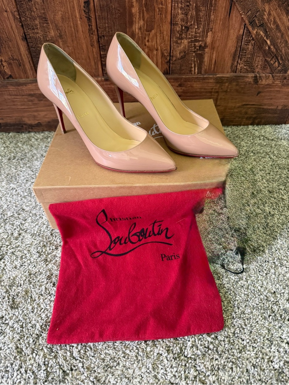 Christian Louboutin So Kate 100 nude size 40 patent leather.